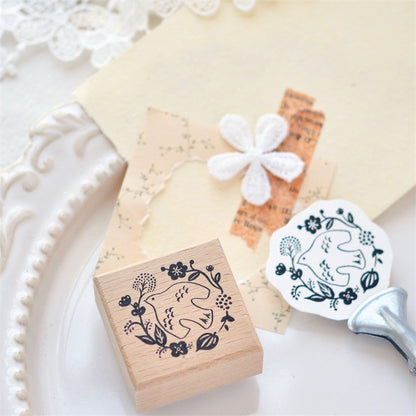 Maru_Flowery Belly Bird | Flower Bird Wreath Wooden Stamp