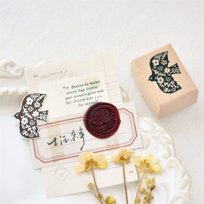 Maru_Flowery Belly Bird | Flower Bird Wreath Wooden Stamp