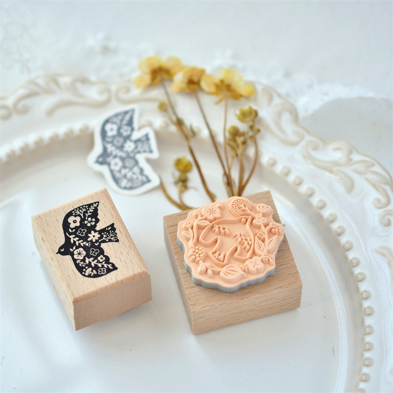 Maru_Flowery Belly Bird | Flower Bird Wreath Wooden Stamp