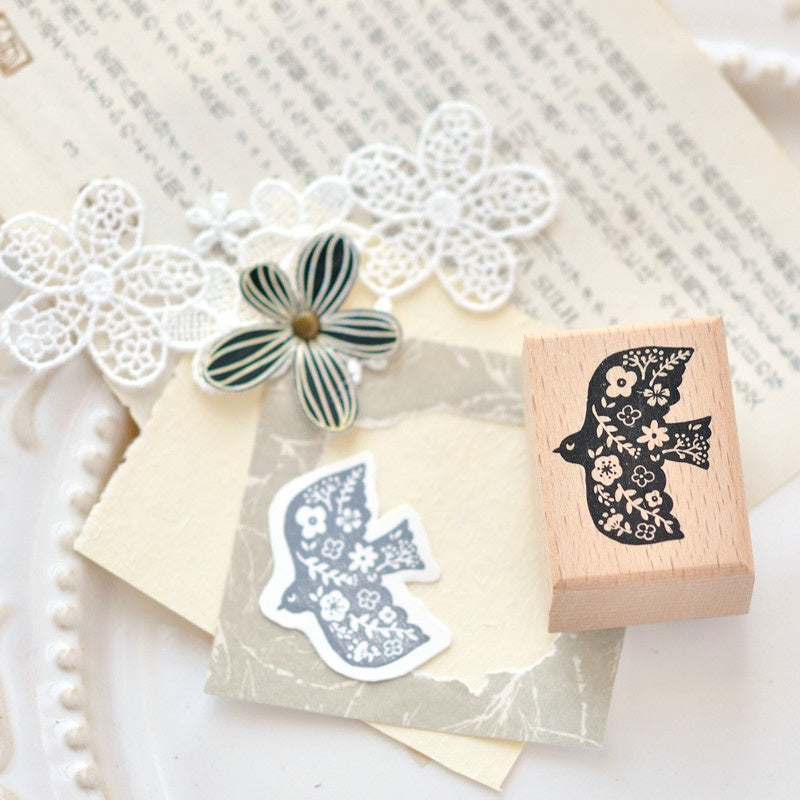 Maru_Flowery Belly Bird | Flower Bird Wreath Wooden Stamp