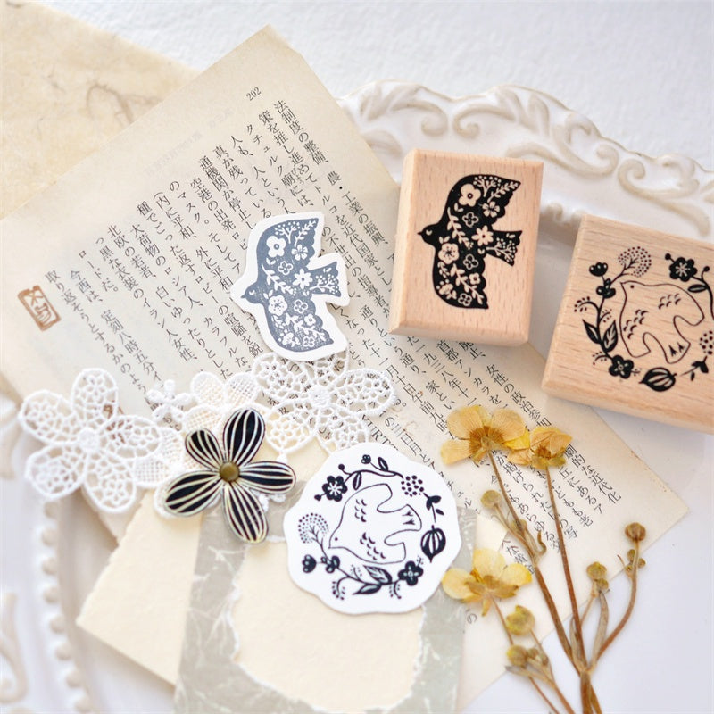 Maru_Flowery Belly Bird | Flower Bird Wreath Wooden Stamp