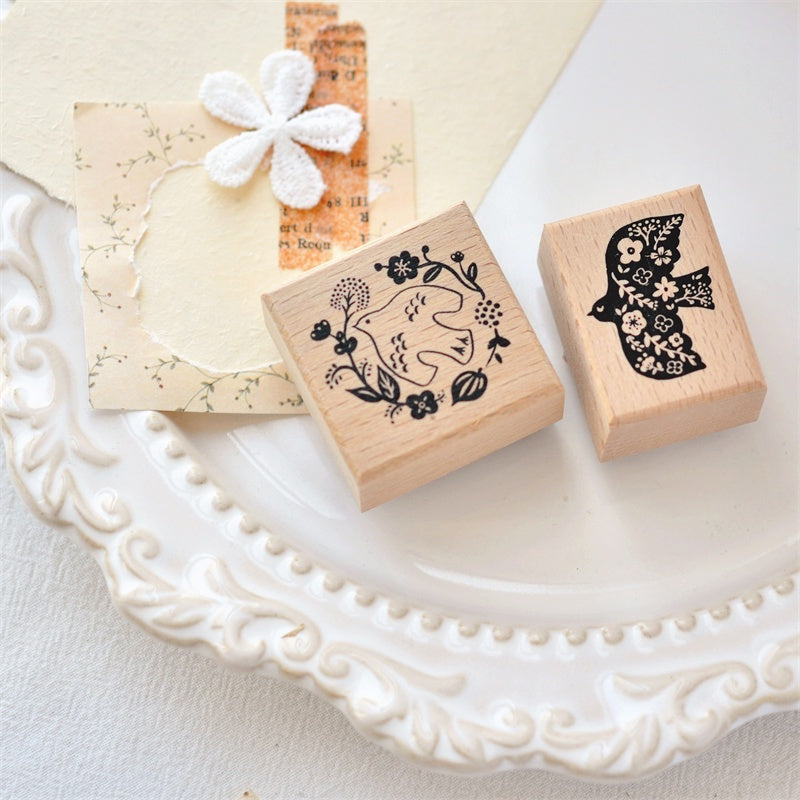 Maru_Flowery Belly Bird | Flower Bird Wreath Wooden Stamp